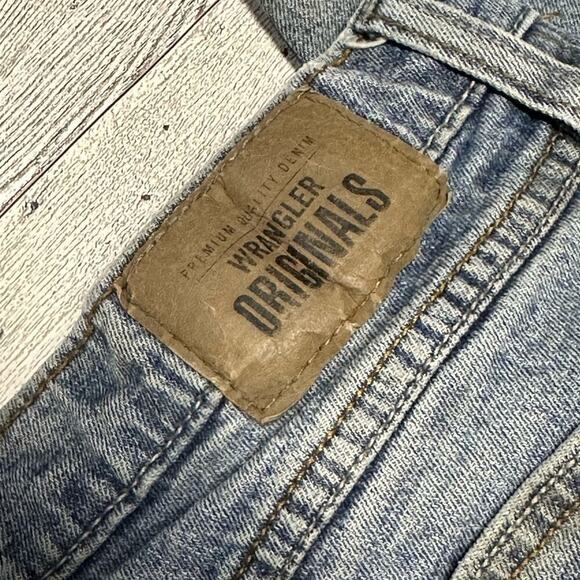 Wrangler Originals | Stained Straight Light Blue Jeans | 32X32 - Picture 3 of 8